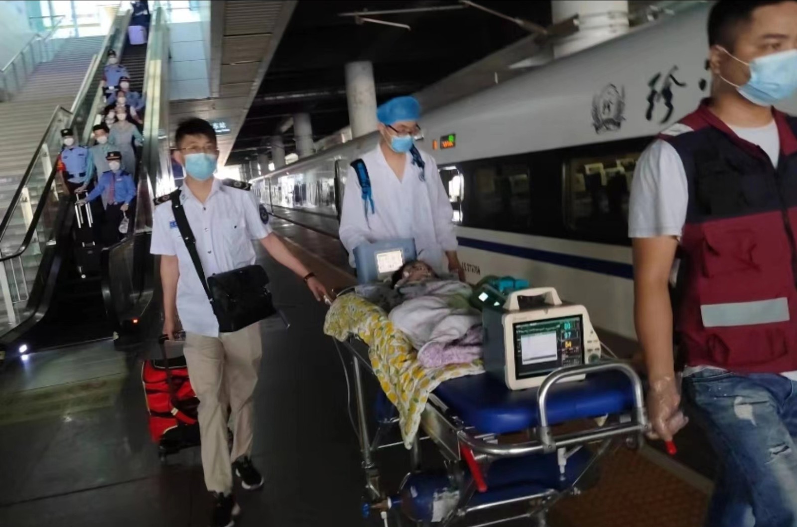 同仁市高铁转运公司